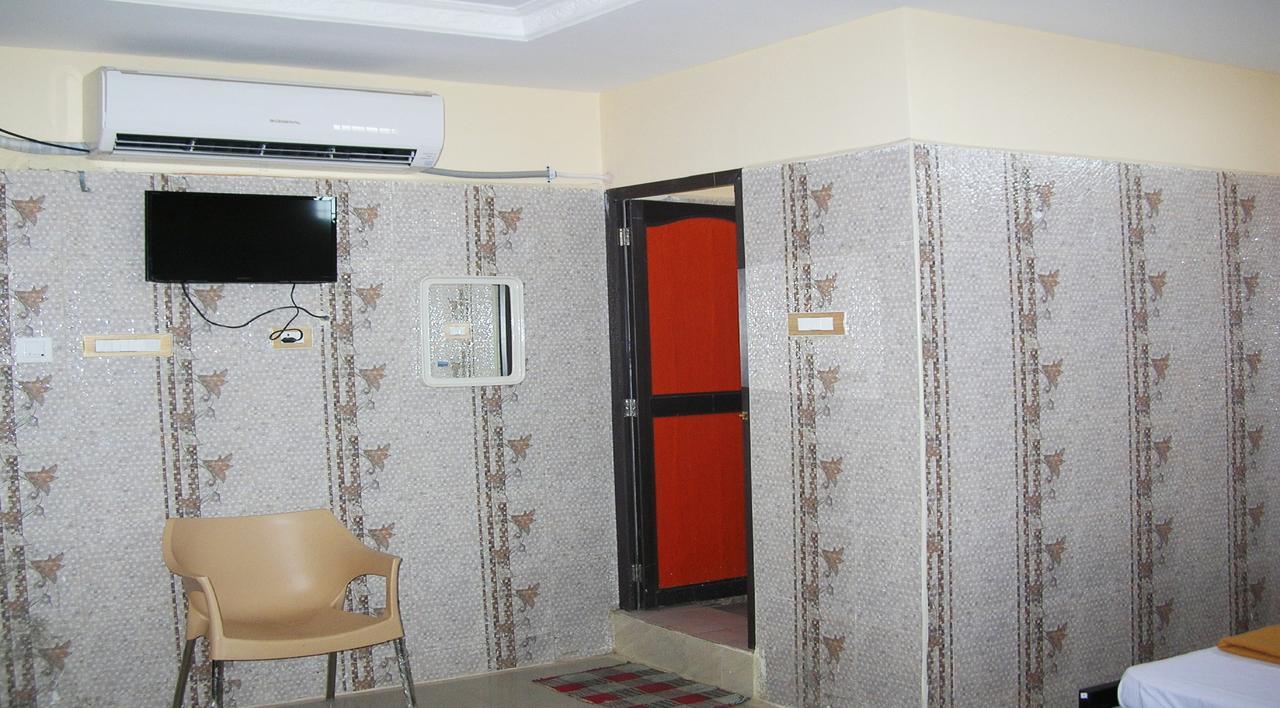 Отель Sbs Residency Tirupati Renigunta Номер фото