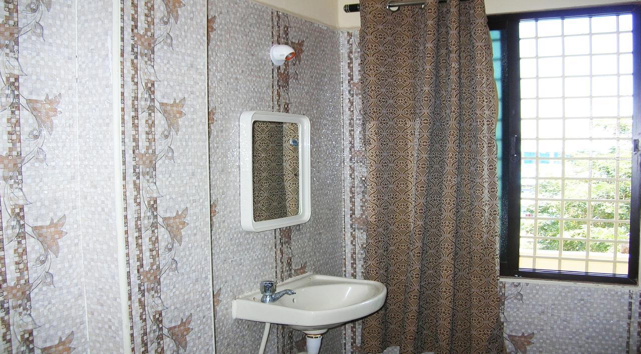 Отель Sbs Residency Tirupati Renigunta Номер фото