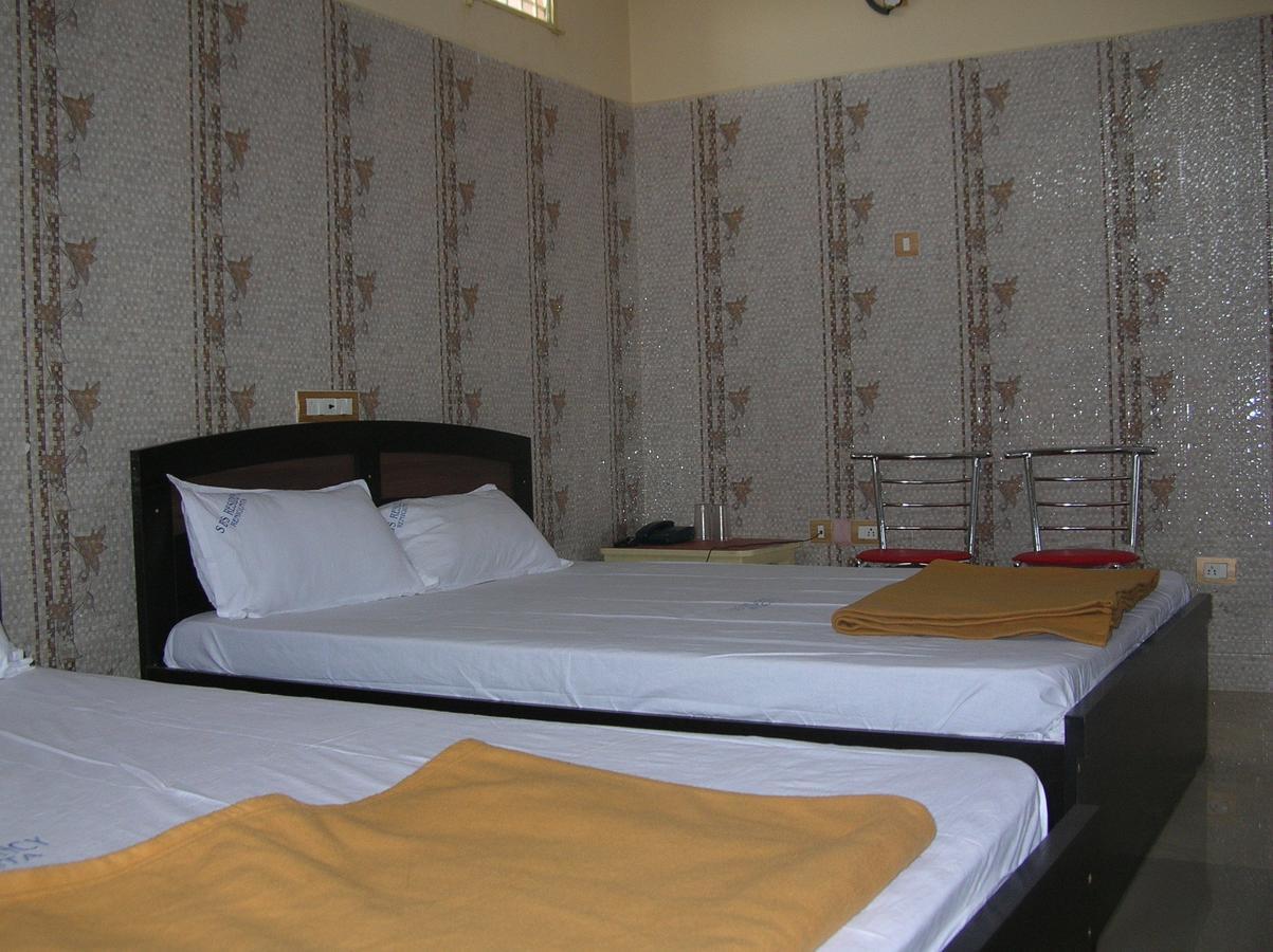 Отель Sbs Residency Tirupati Renigunta Номер фото